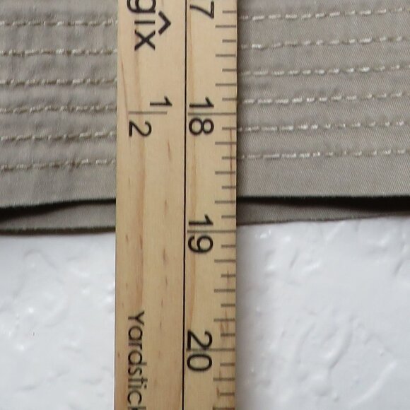 Croft & Barrow* Women's 1" Belt Loop Multipocketed Khaki Classic Skort~ Size 16 - Picture 10 of 13